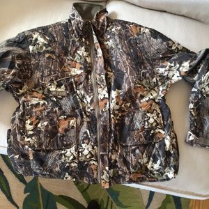 Men’s XL Columbia Camo hunting jacket
